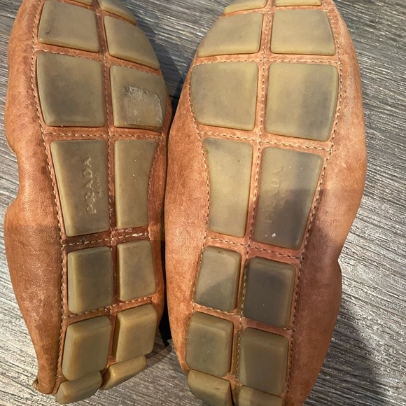 PRADA - Picture 4 of 7